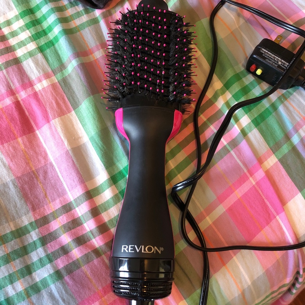 Revlon salon one-step hair dryer and voluminzer